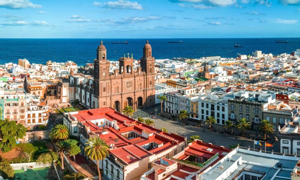 أفضل 11 مكان لحاملي التأشيرة الذهبية الإسبانية تشمل لاس بالماس دي غران كناريا.