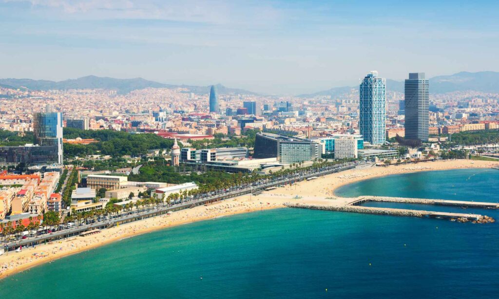 Entre las 11 mejores bases para los titulares de un visado de oro español se encuentra Barcelona.