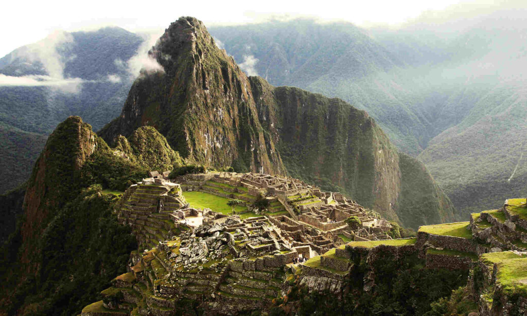 LATAM y la residencia española por inversión: ¿de Machu Picchu a Madrid?