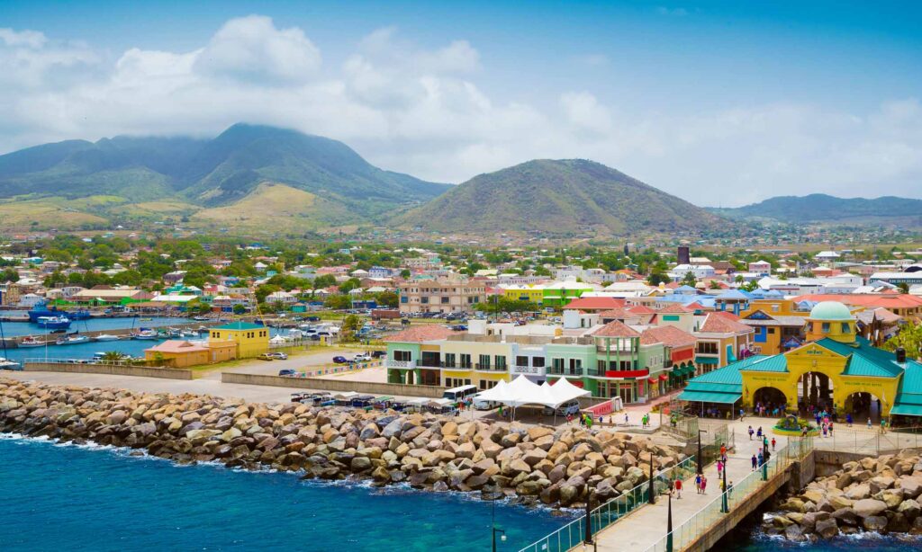 Le FMI soutient l'économie de Saint-Kitts-et-Nevis.